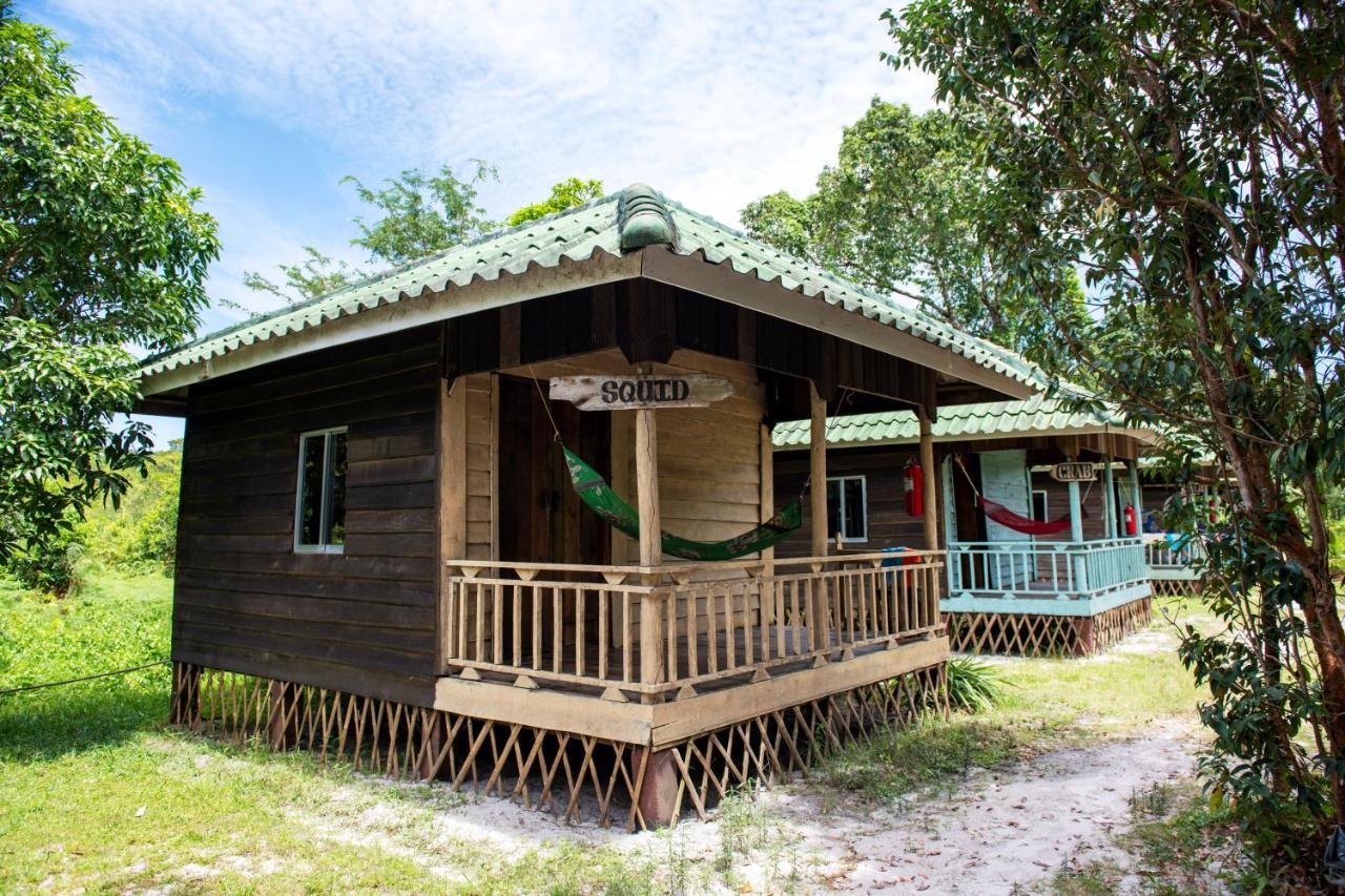 Mad Monkey Koh Rong Samloem Hostel Koh Rong Sanloem Exterior photo