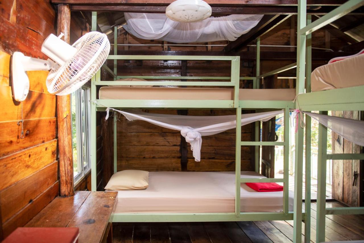 Mad Monkey Koh Rong Samloem Hostel Koh Rong Sanloem Exterior photo