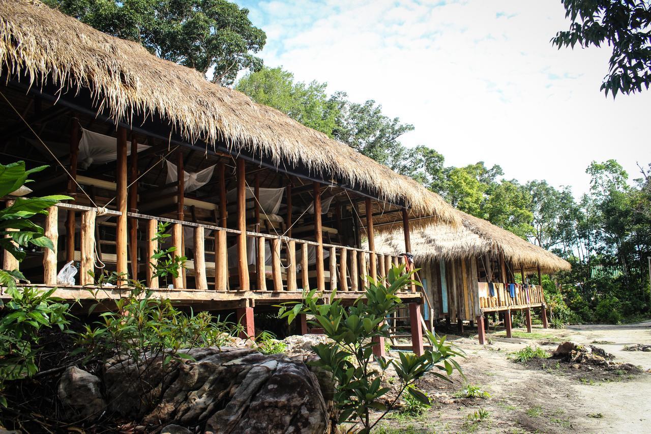 Mad Monkey Koh Rong Samloem Hostel Koh Rong Sanloem Exterior photo