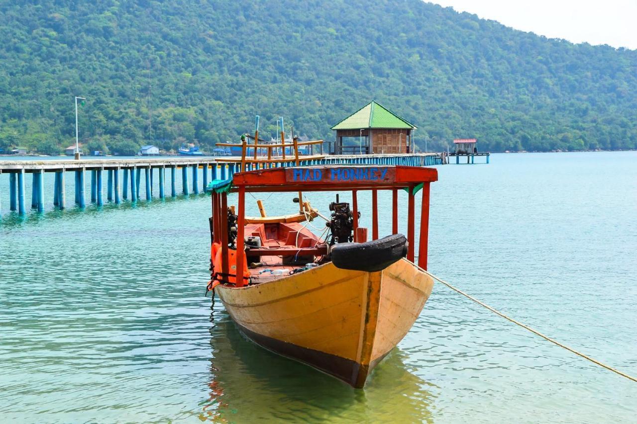 Mad Monkey Koh Rong Samloem Hostel Koh Rong Sanloem Exterior photo