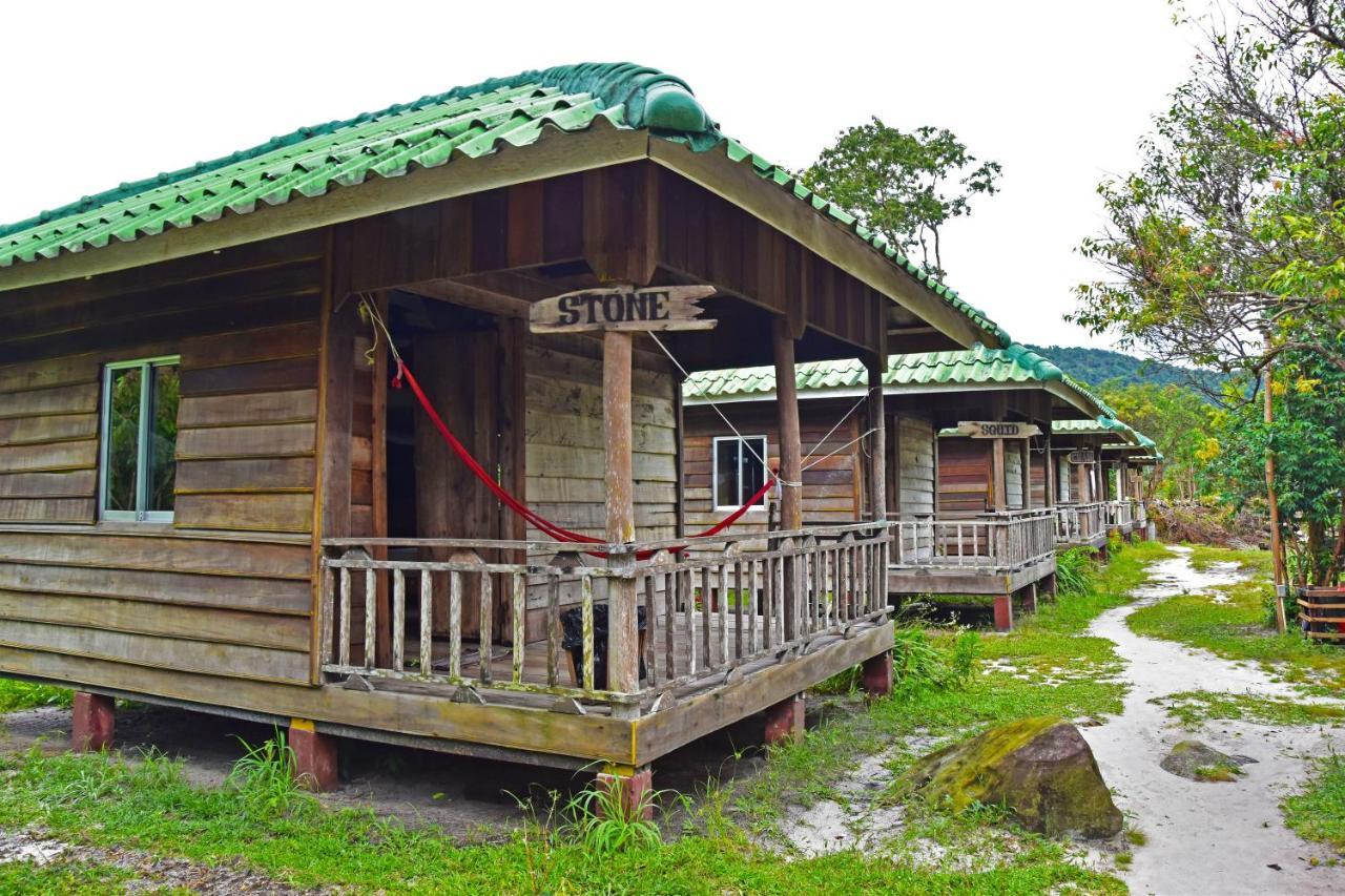 Mad Monkey Koh Rong Samloem Hostel Koh Rong Sanloem Exterior photo