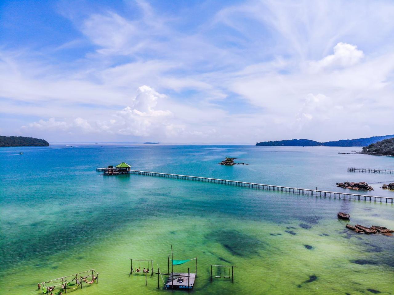 Mad Monkey Koh Rong Samloem Hostel Koh Rong Sanloem Exterior photo