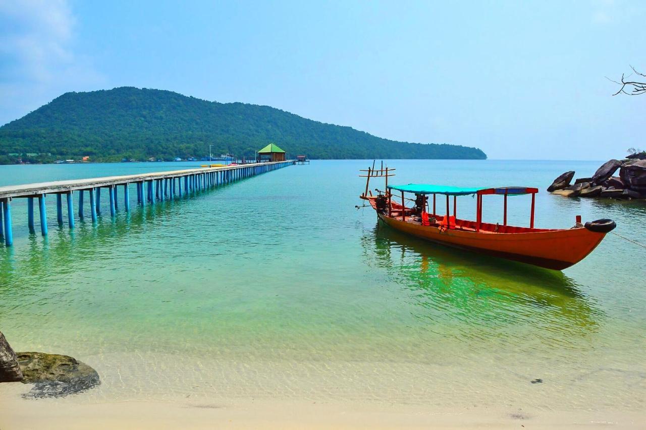 Mad Monkey Koh Rong Samloem Hostel Koh Rong Sanloem Exterior photo